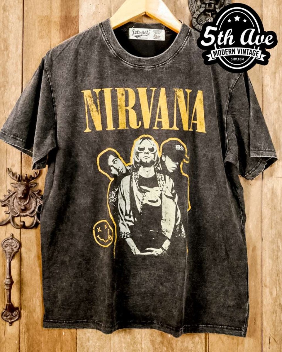 Nirvana Maglietta Unisex Nera 'Sitting' – Distressed, Ufficiale – 60% Cotone Riciclato 40% Poliestere