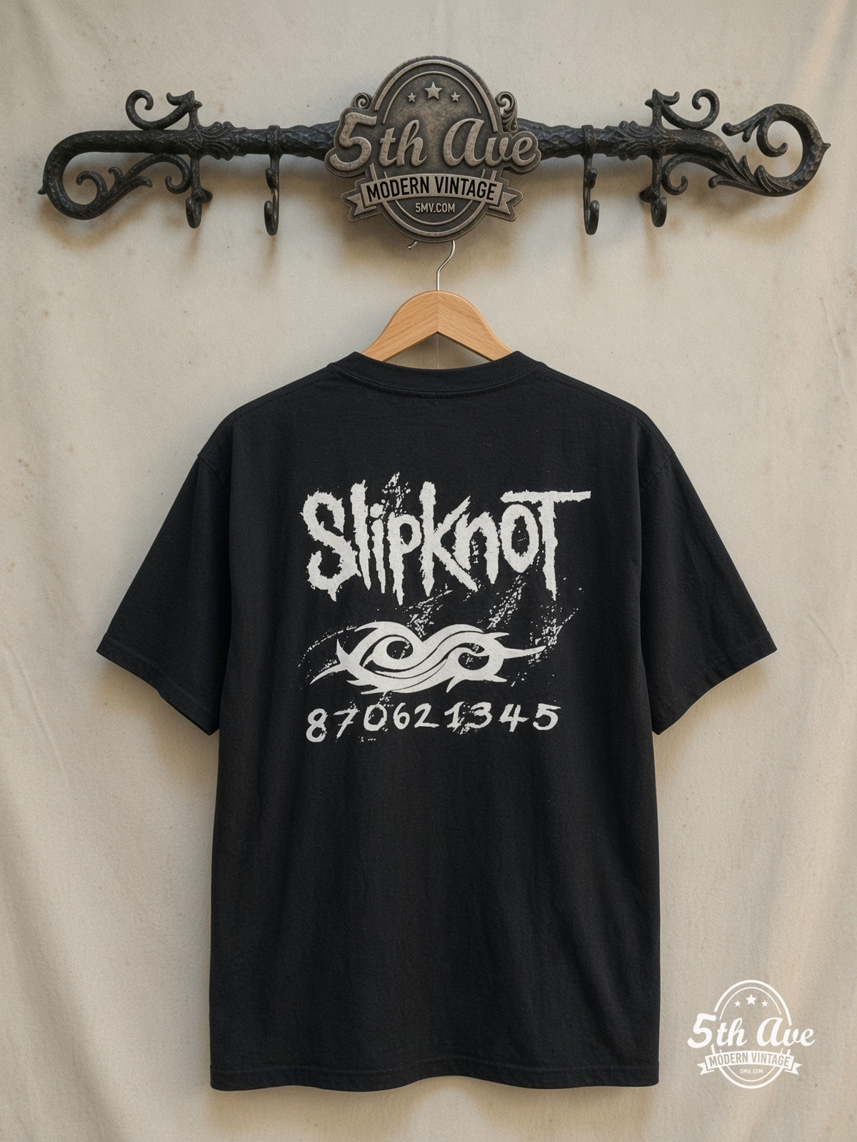 Slipknot – 870621345 – Vintage Band T-Shirt — back on locked cream ornate 5th Ave rack