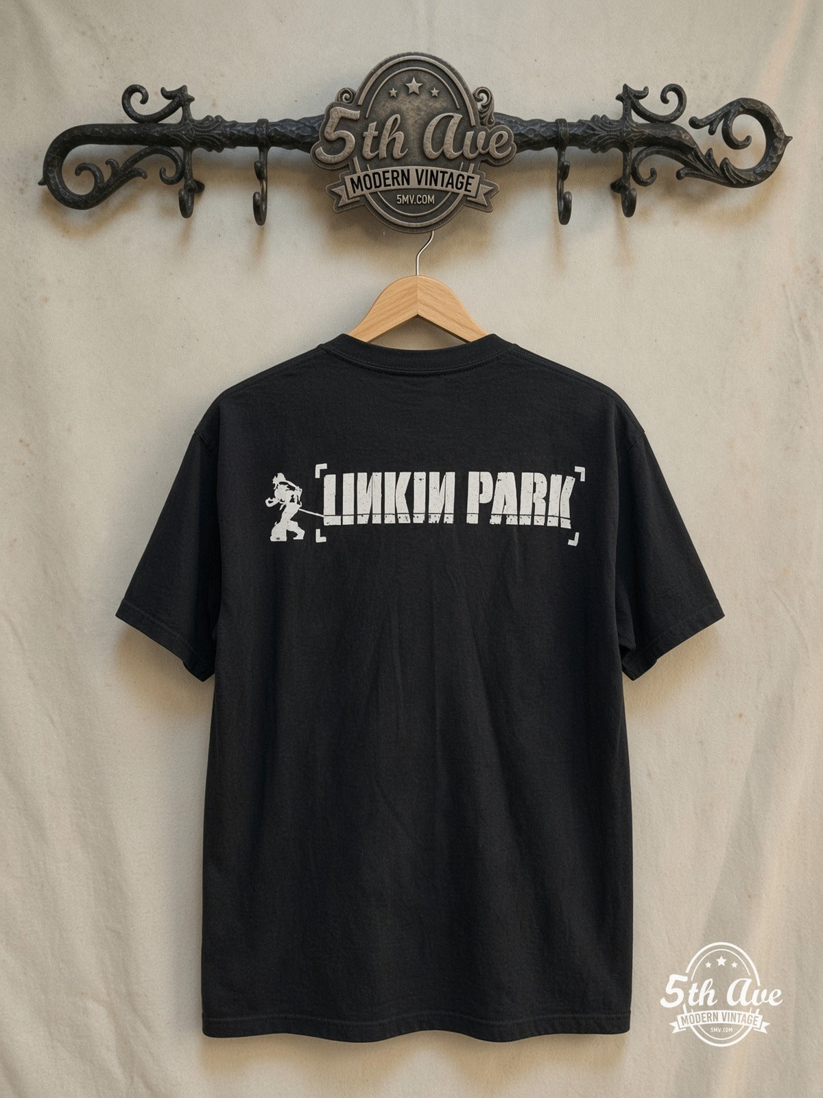 Linkin Park – Hybrid Theory Soldier Red Flag – Vintage Band T-Shirt — back on locked cream ornate 5th Ave rack