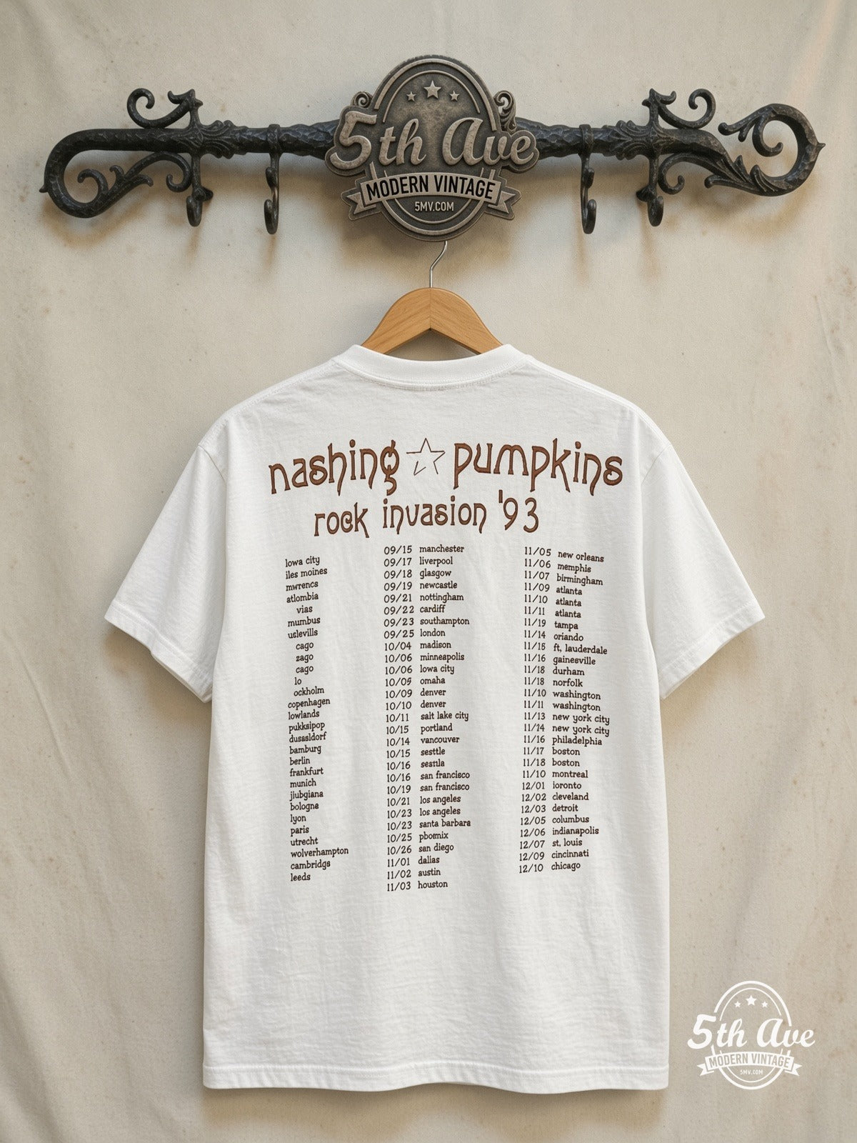 The Smashing Pumpkins – Siamese Dream' Rock Invasion tour 1993 – Vintage Band T-Shirt — back on locked cream ornate 5th Ave rack