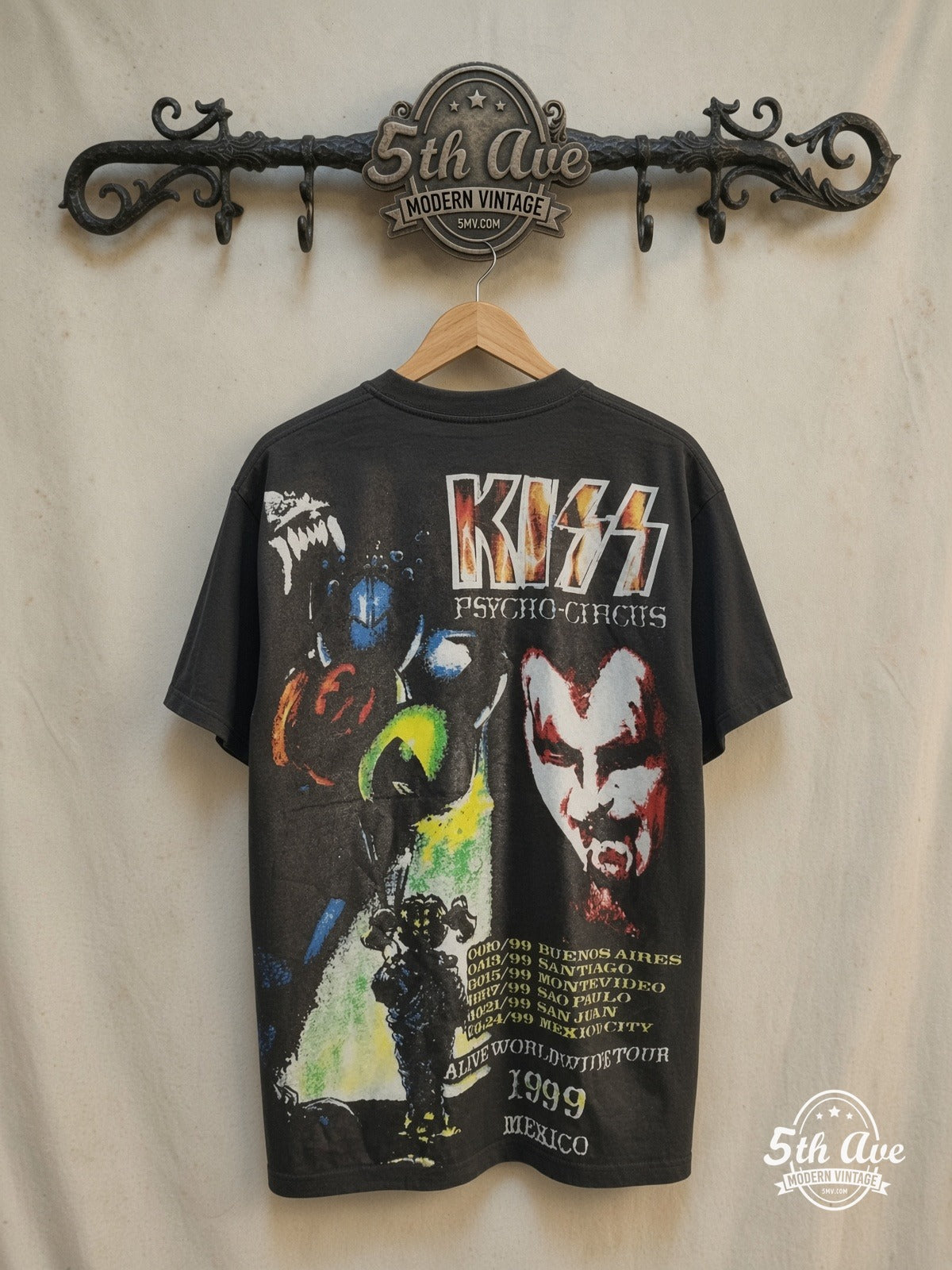 KISS – Psycho-Circus 1999 Mexico – All Over Print – Vintage Band T-Shirt — back on locked cream ornate 5th Ave rack