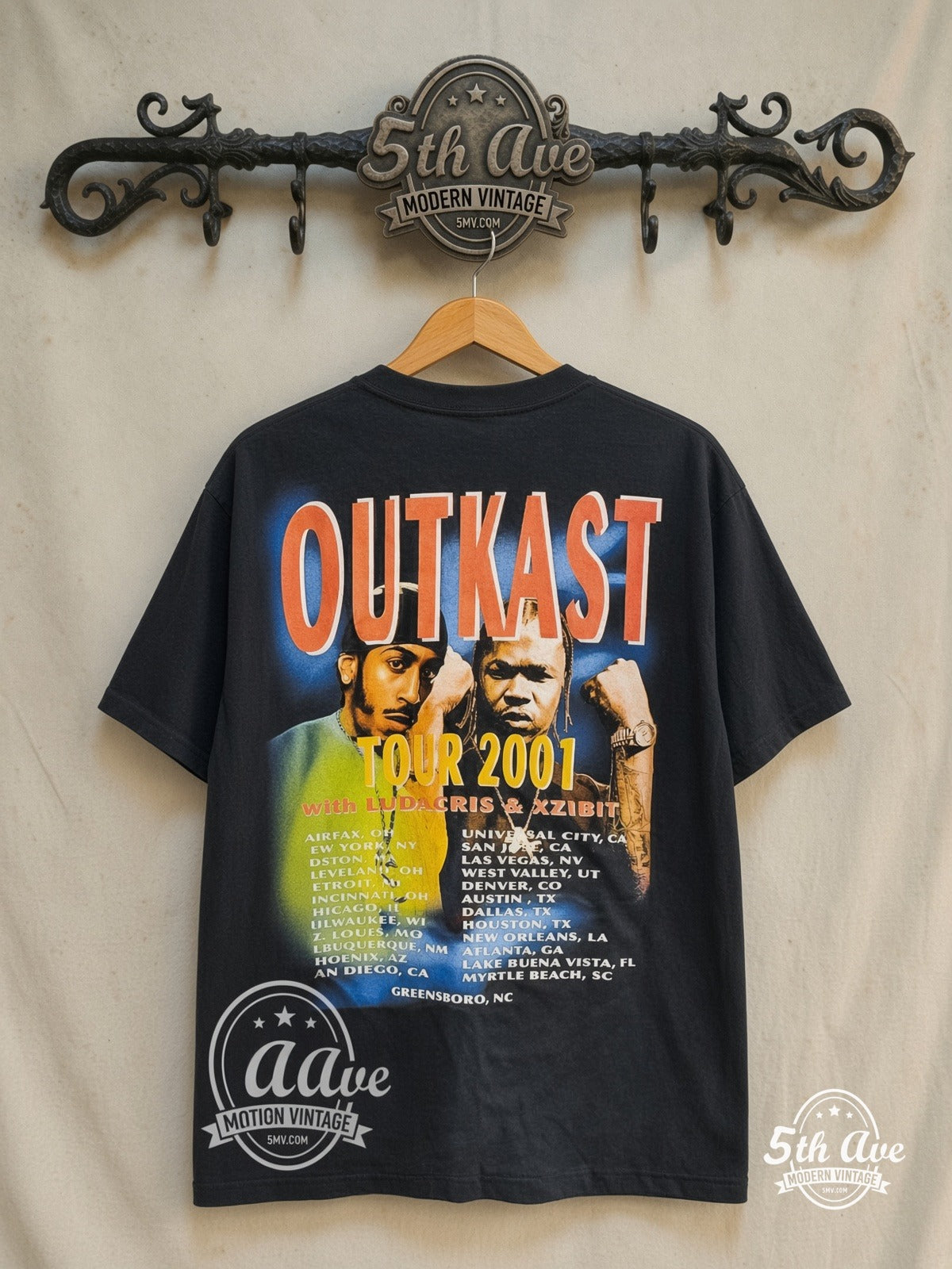 OutKast – Stank Love Tour 2001 – Vintage Band T-Shirt — back on locked cream ornate 5th Ave rack