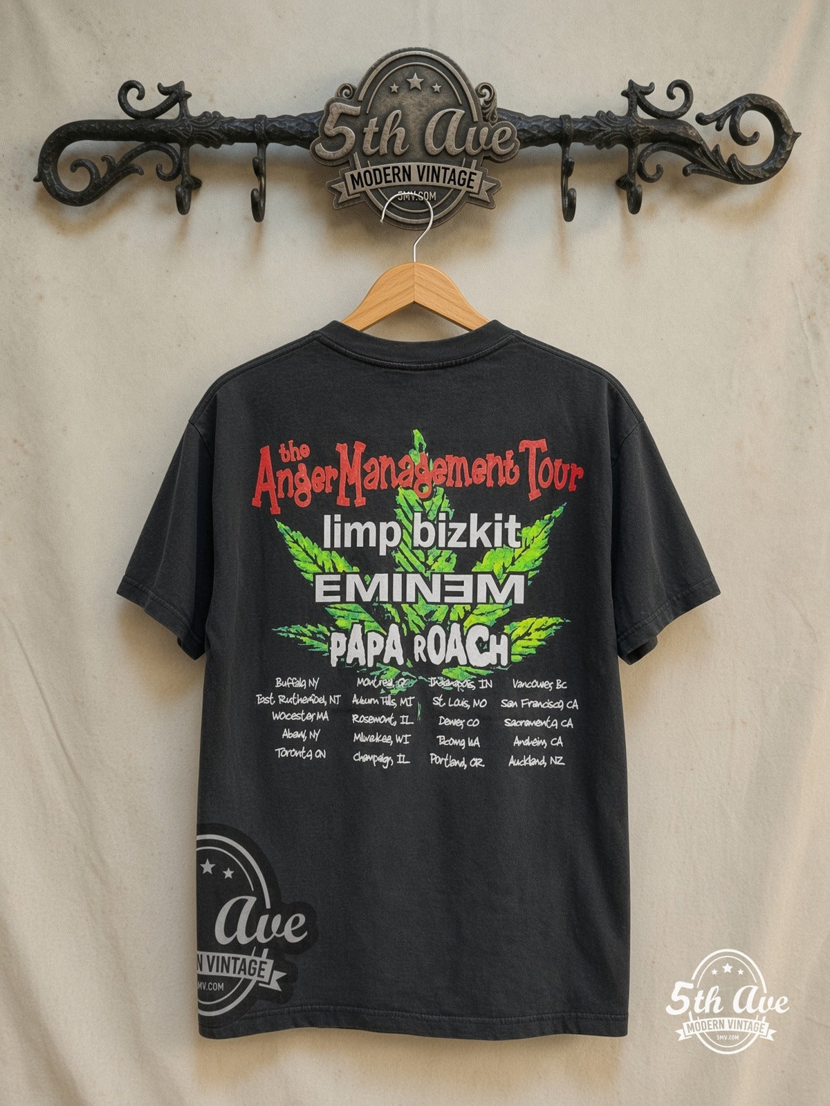 Limp Bizkit – Anger Management Green Leaf Eminem Papa Roach – Vintage Band T-Shirt — back on locked cream ornate 5th Ave rack