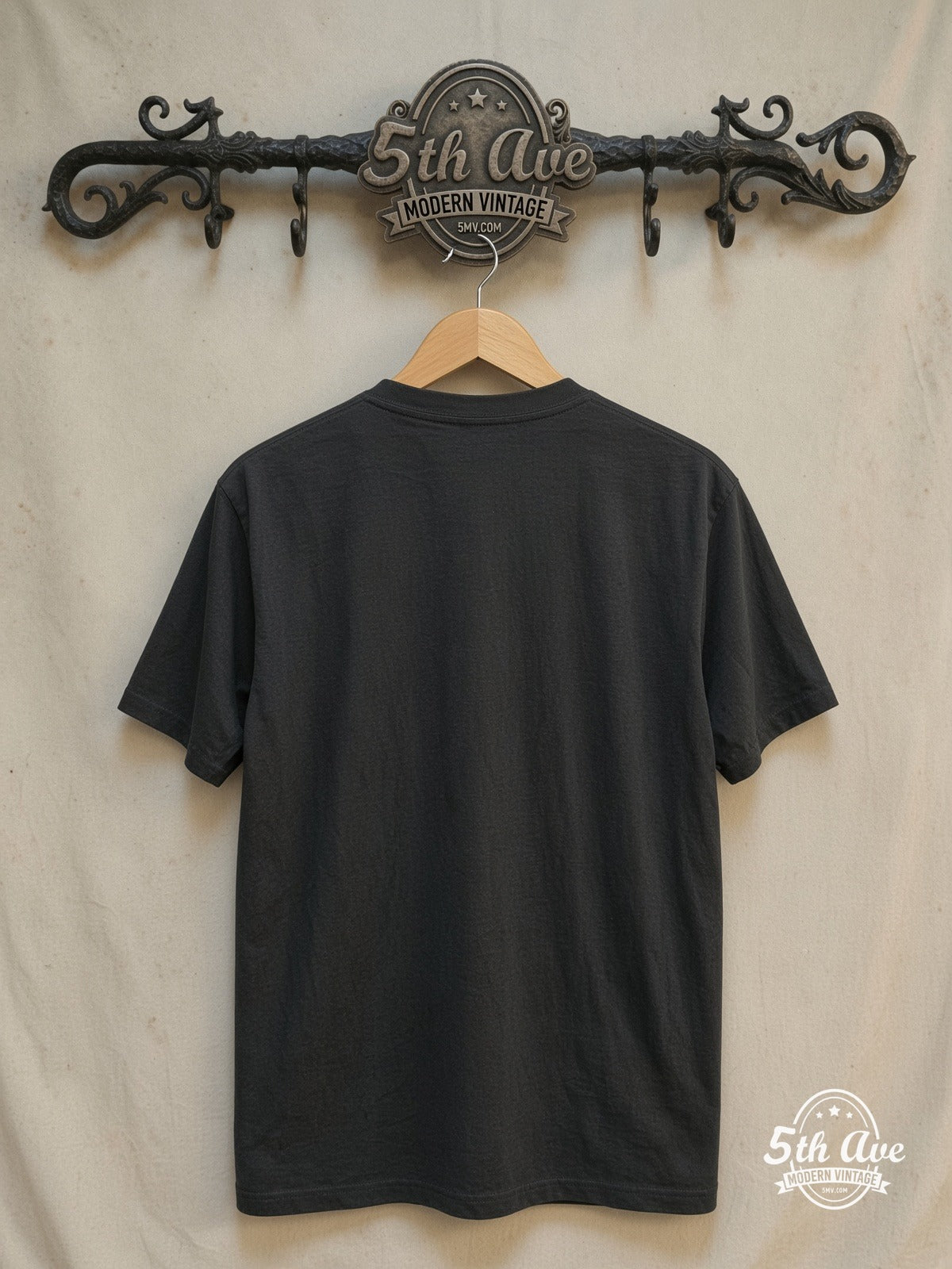 Queen – Live in Rio / Rock in Rio Festival 1985 – Vintage Band T-Shirt — back on locked cream ornate 5th Ave rack