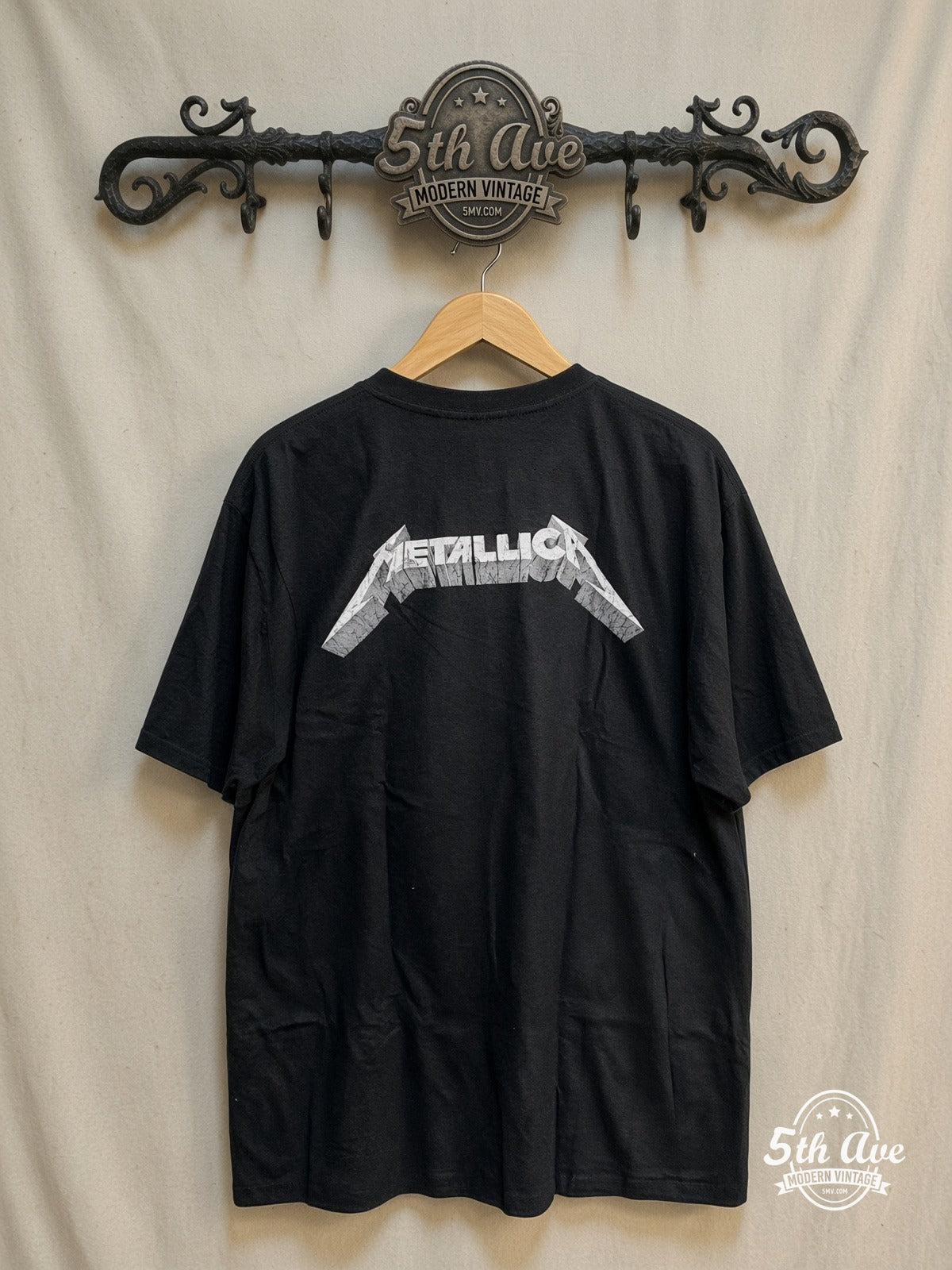 Metallica – St. Anger – Vintage Band T-Shirt — back on locked cream ornate 5th Ave rack
