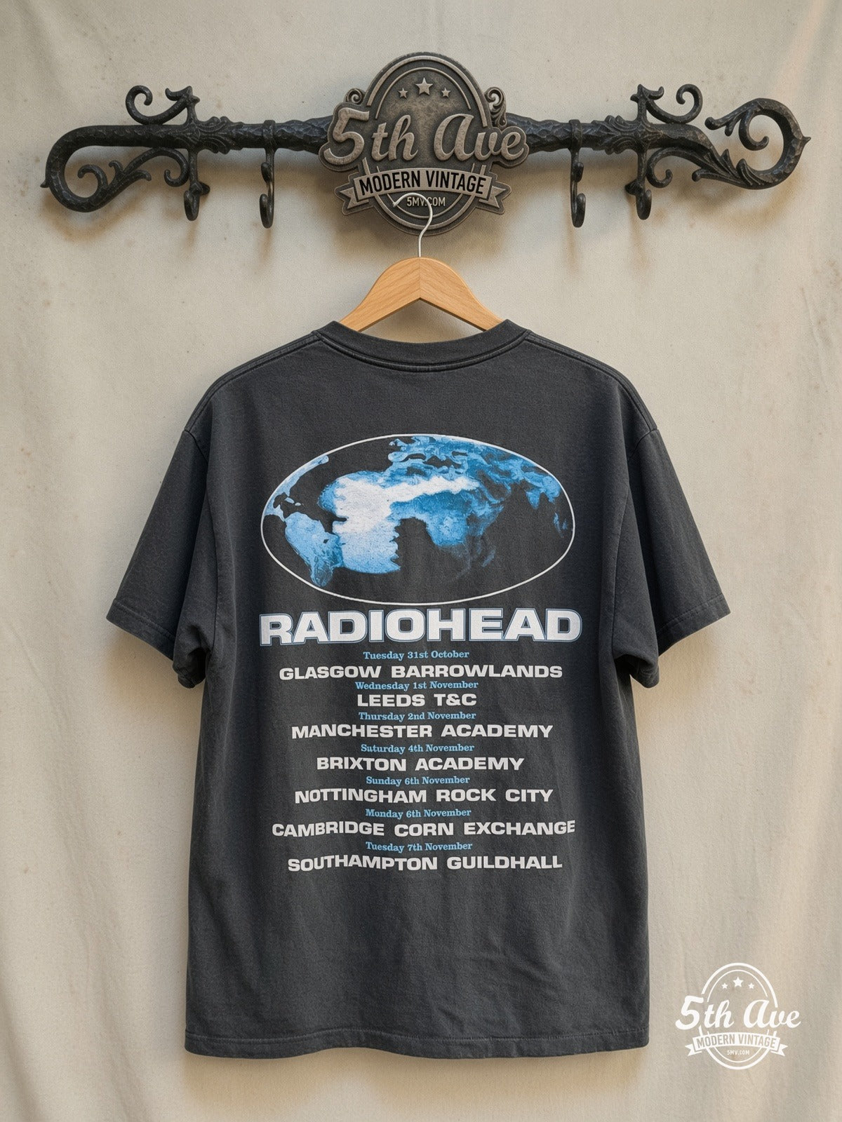 Radiohead – The Bends Mannequin Head Globes UK Tour – Vintage Band T-Shirt — back on locked cream ornate 5th Ave rack