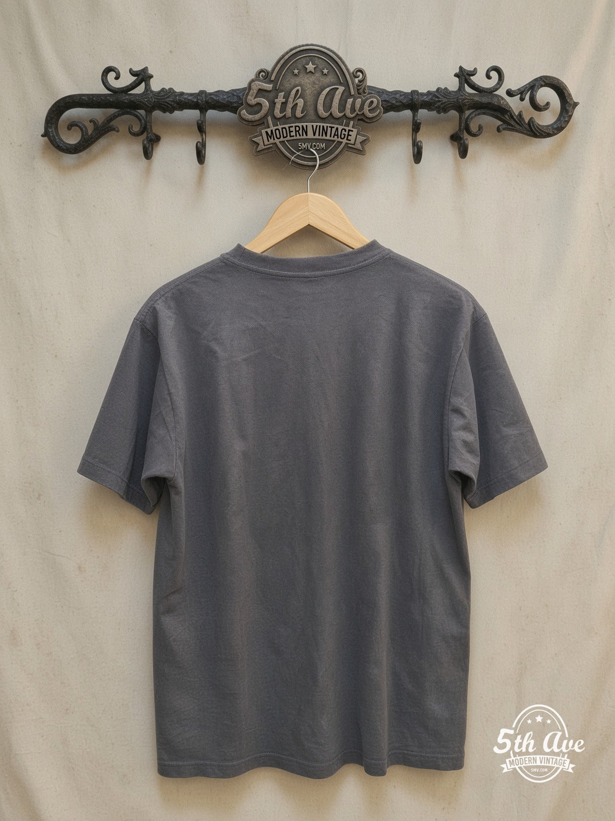 Radiohead – RADIO HEAD Mirrored Upside Down Head – Vintage Band T-Shirt — back on locked cream ornate 5th Ave rack