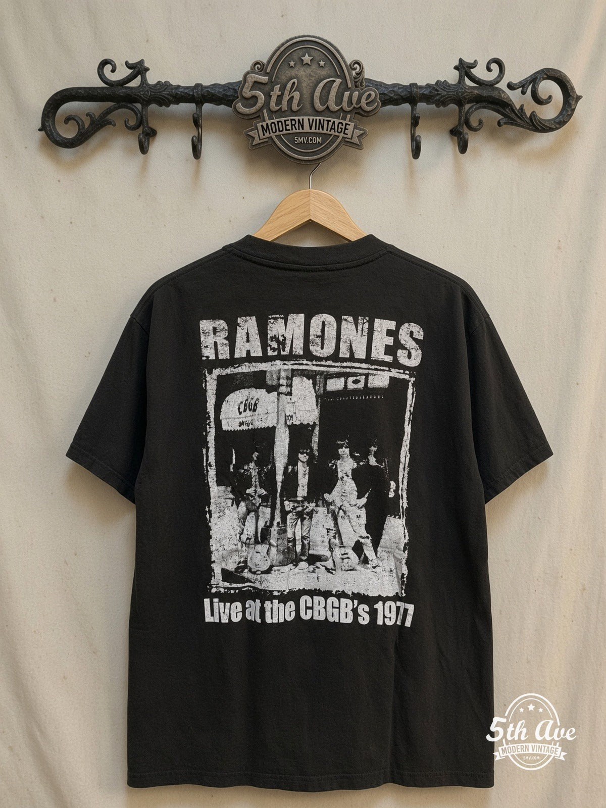The Ramones Live at the CBGB's 1977 Band T-Shirt | Vintage Style