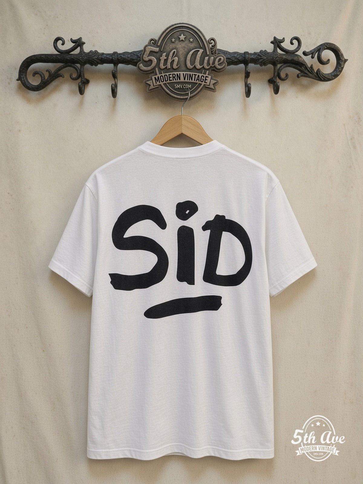Sex Pistols / Sid Vicious – All-Over Print Portrait – Vintage Band T-Shirt — back on locked cream ornate 5th Ave rack