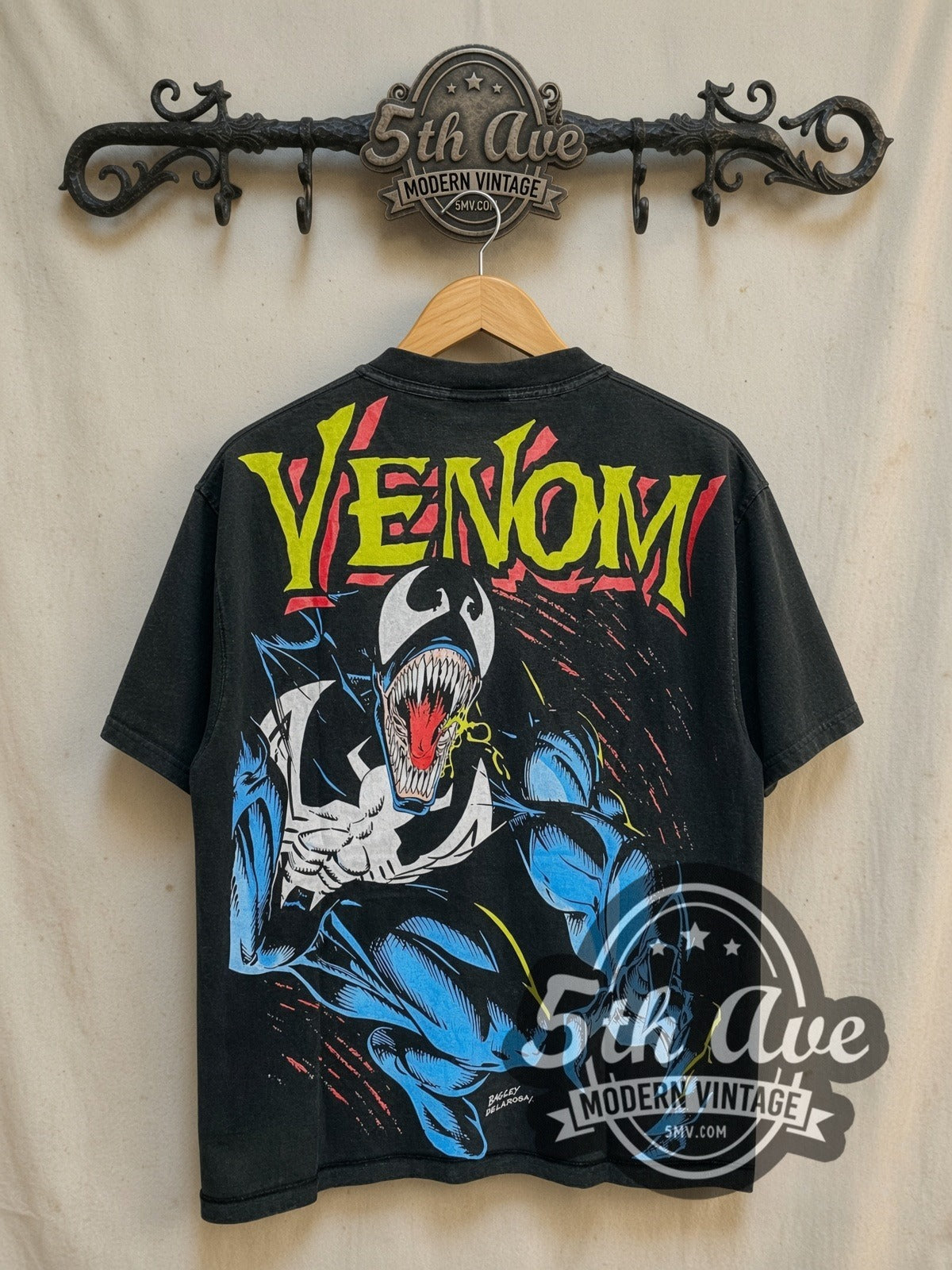 トムとジェリー ヴィンテージ Tシャツ アニメ AKIRA VENOM ジブリ Tom and Jerry Classic Cartoon Hug Black Vintage Graphic Tee