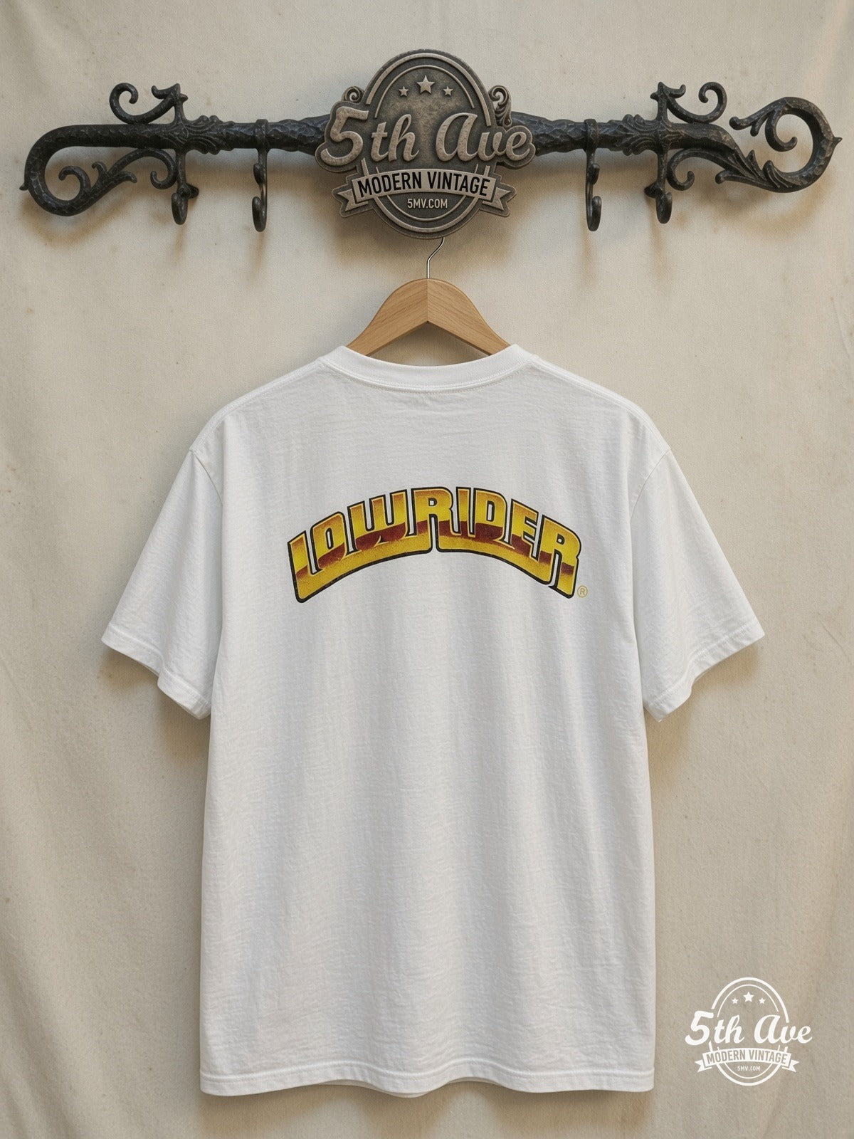 Rollin Hard – The Arizona Super Show 2016 – Vintage Graphic Tee — back on locked cream ornate 5th Ave rack