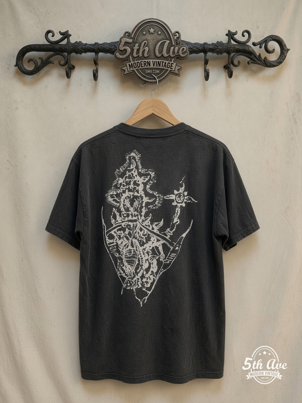 The Doors – Break On Through / Jim Morrison – Vintage Band T-Shirt — back on locked cream ornate 5th Ave rack