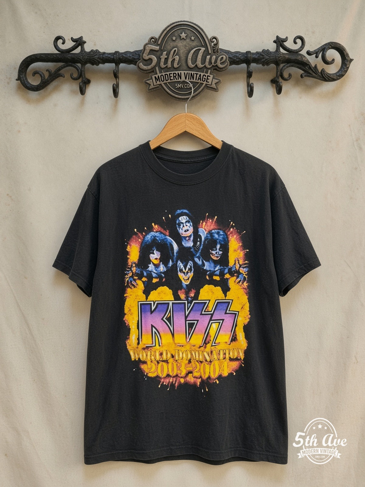 KISS – World Domination 2003-2004 Tour \m/KIϟϟ\m/ – Vintage Band T-Shirt — front on locked cream ornate 5th Ave rack