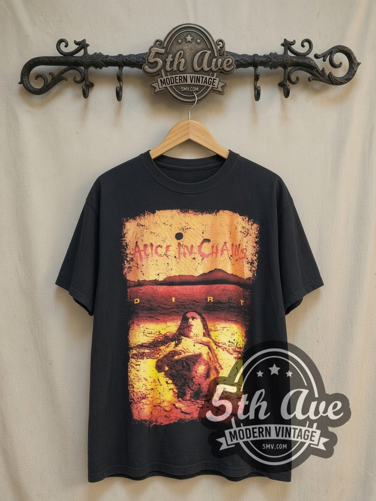 Dive into the Grunge Era: Alice in Chains – Vintage Band T-Shirt