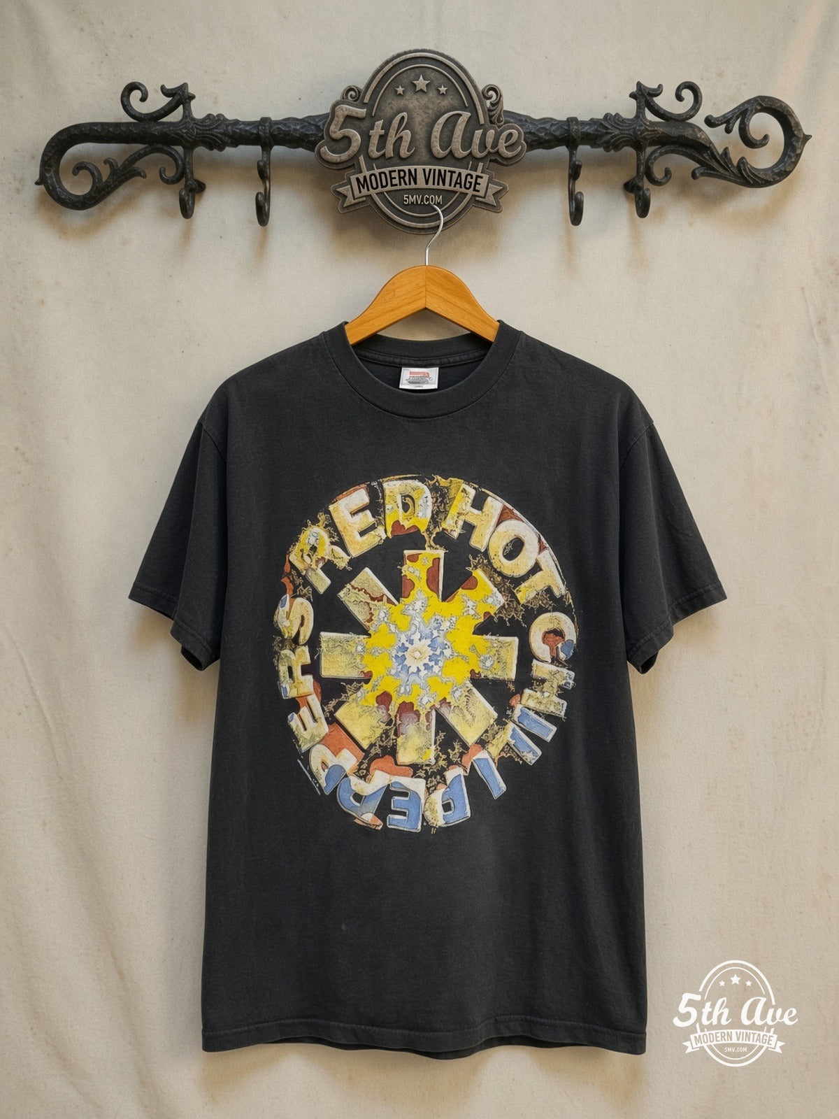Red Hot Chili Peppers – The Getaway World Tour 2016 – Vintage Band T-Shirt — front on locked cream ornate 5th Ave rack