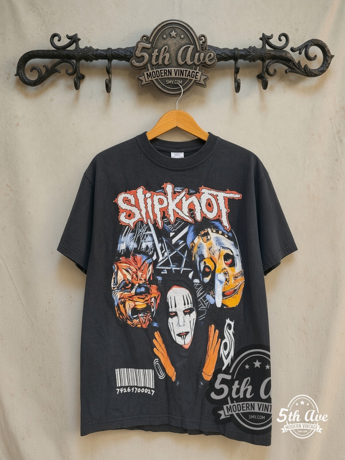 Slipknot – Nonagram – Vintage Band T-Shirt — front on locked cream ornate 5th Ave rack