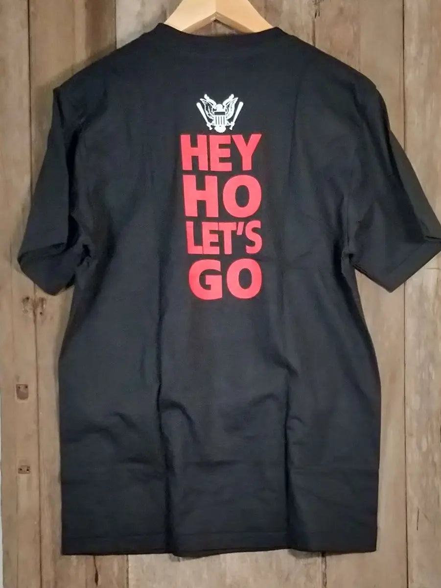 【ヴィンテージ】RAMONES Tシャツ Vintage 1999 Ramones Classic Graphic Tee Faded and Worn
