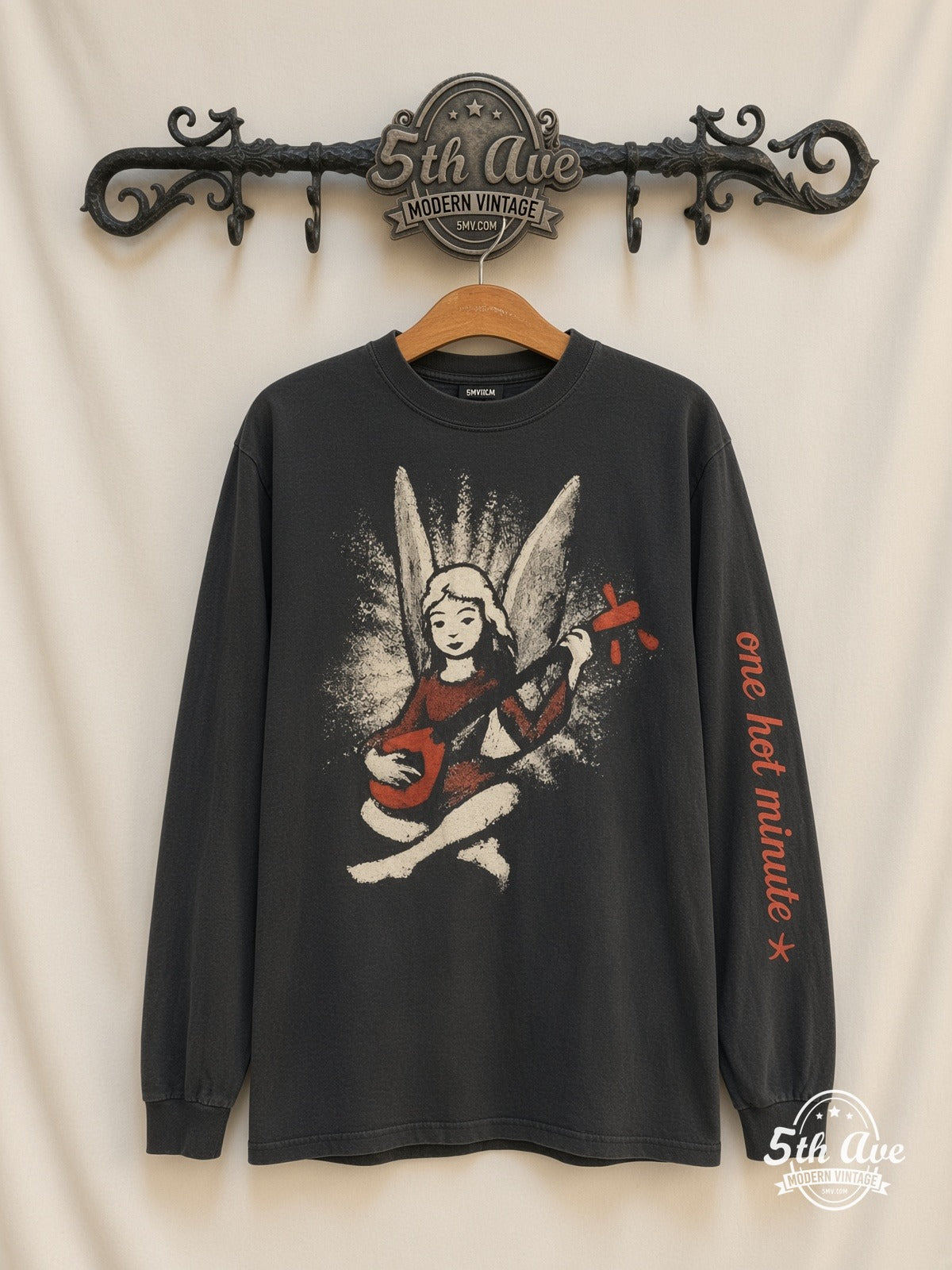 Red Hot Chili Peppers One Hot Minute World Tour 1996 vintage band t-shirt on rack