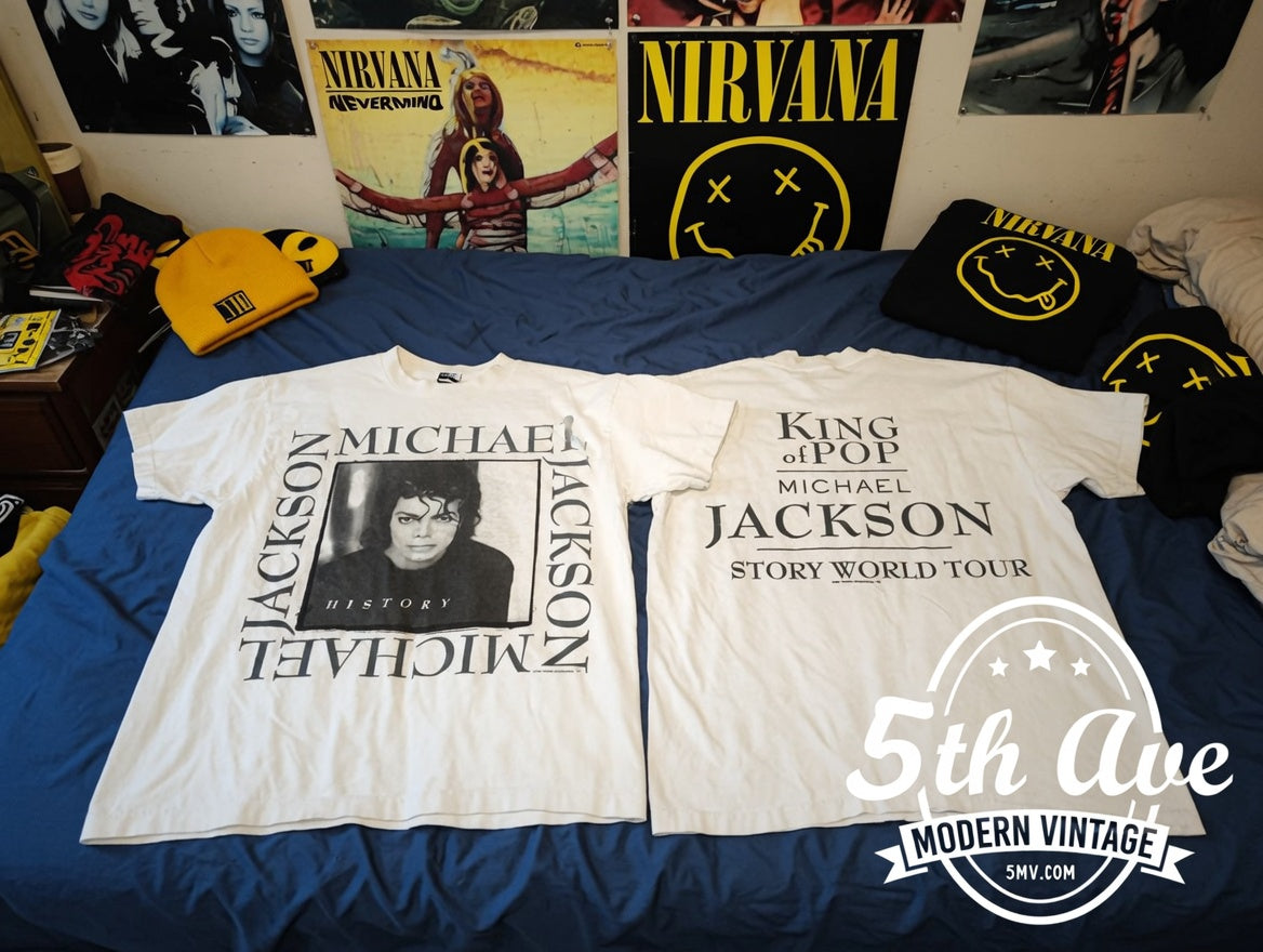 Vintage King of Pop Graphic Tee