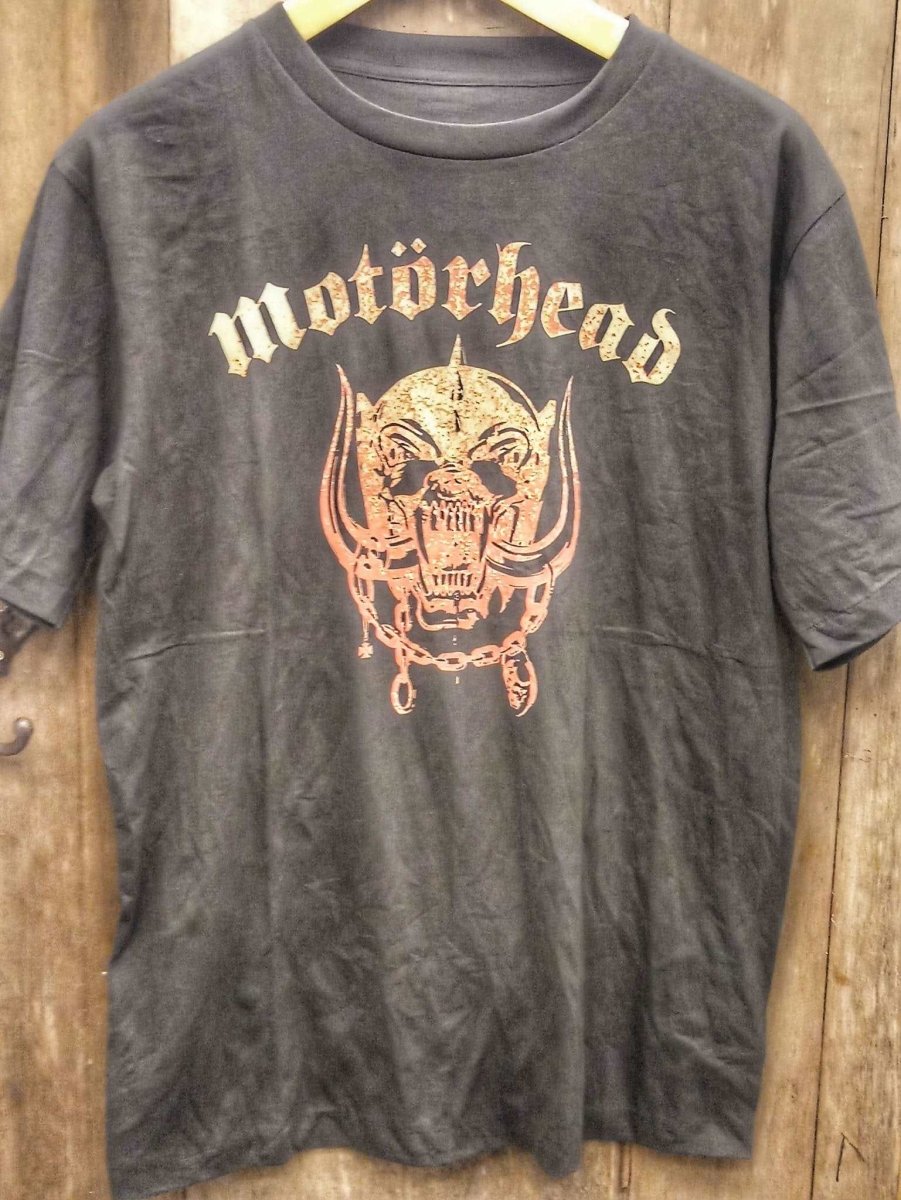 Explosive Motörhead T-Shirt with Captain Boot Tag: Unleash the Rock 'n' Roll Fury! - Vintage Band Shirts