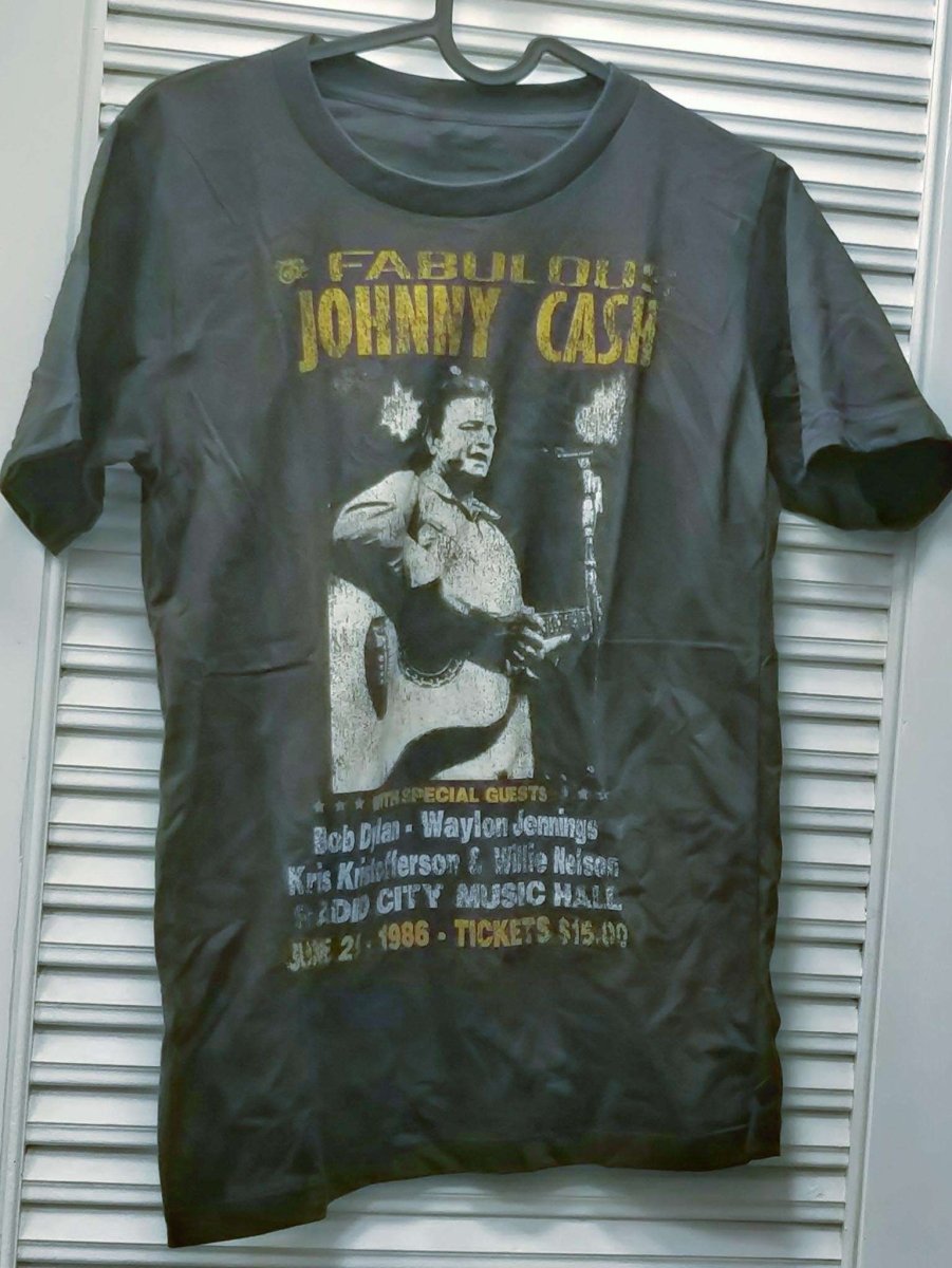 Johnny Cash Vintage Concert Tee: A Tribute to the Man in Black and Music Legends - Vintage Band Shirts