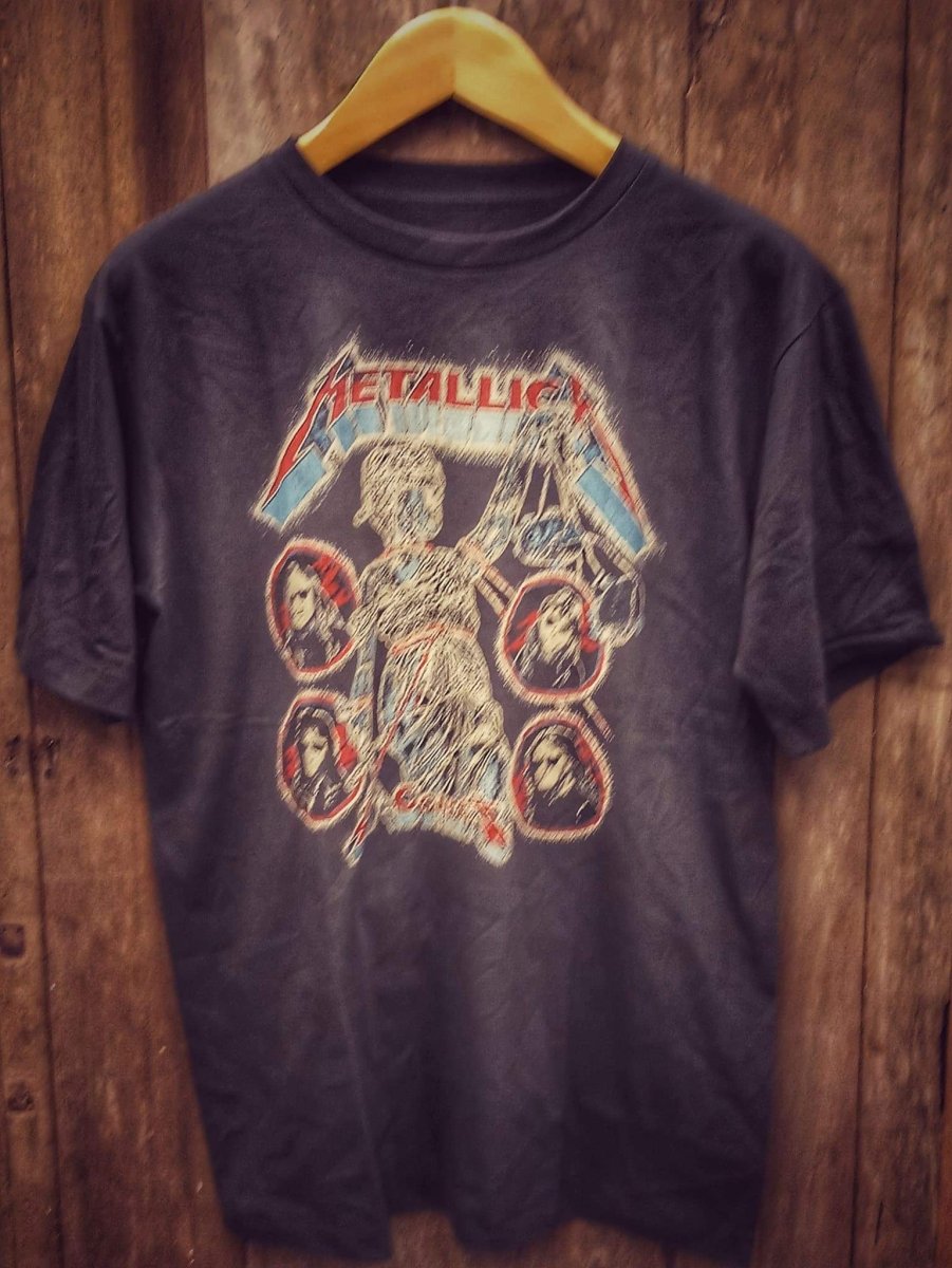 Metallica Lady with Scales Band Members Live Tour Cotton T-Shirt - Vintage Band Shirts